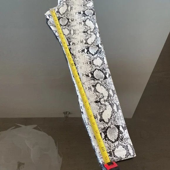 Koral Drive Python High Rise Legging - Picture 10 of 14